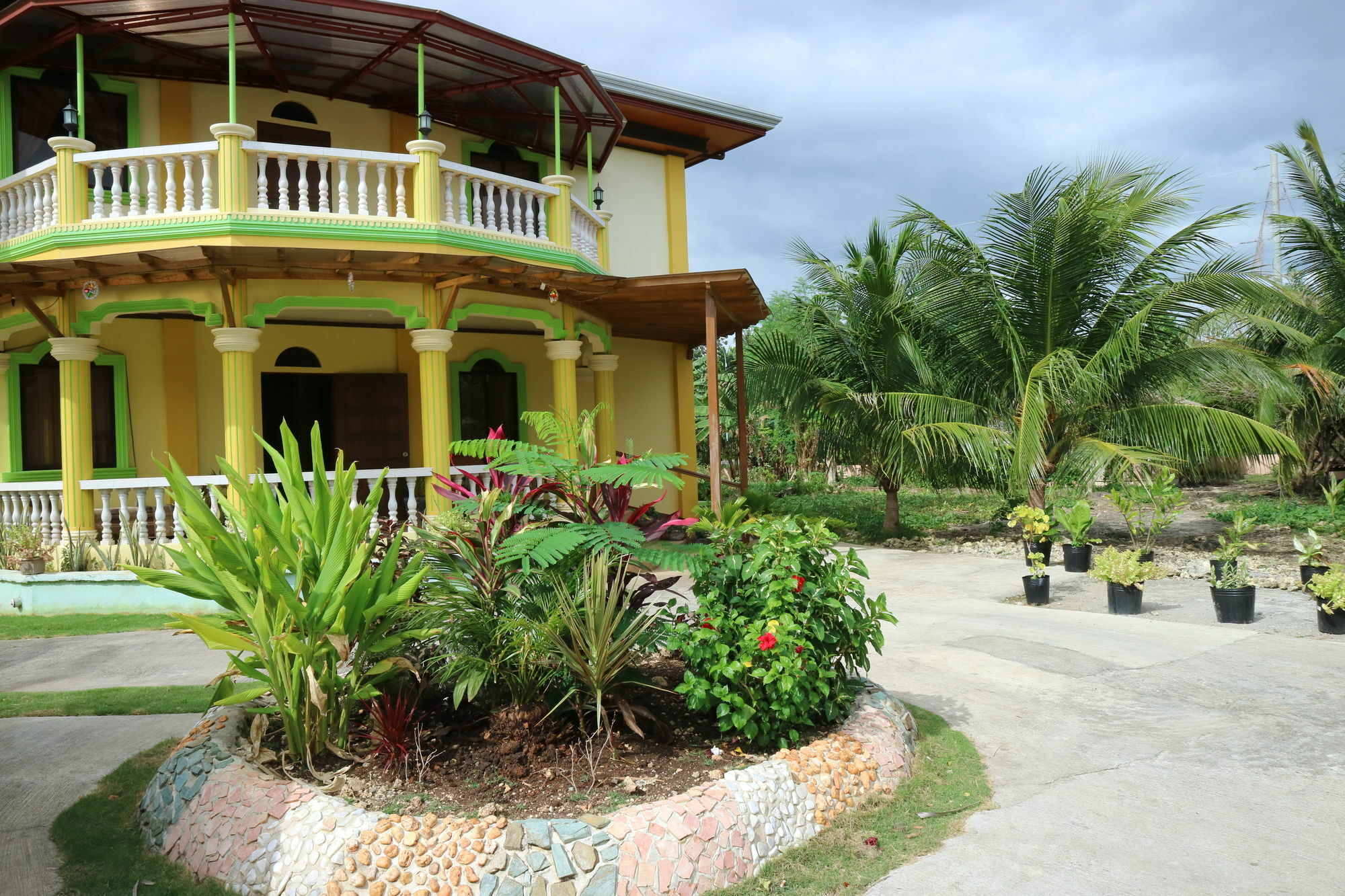 Oyo 422 Villa Emilia Pension House パングラオ エクステリア 写真
