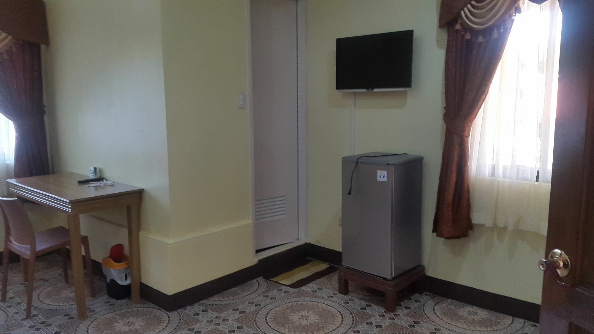 Oyo 422 Villa Emilia Pension House パングラオ エクステリア 写真