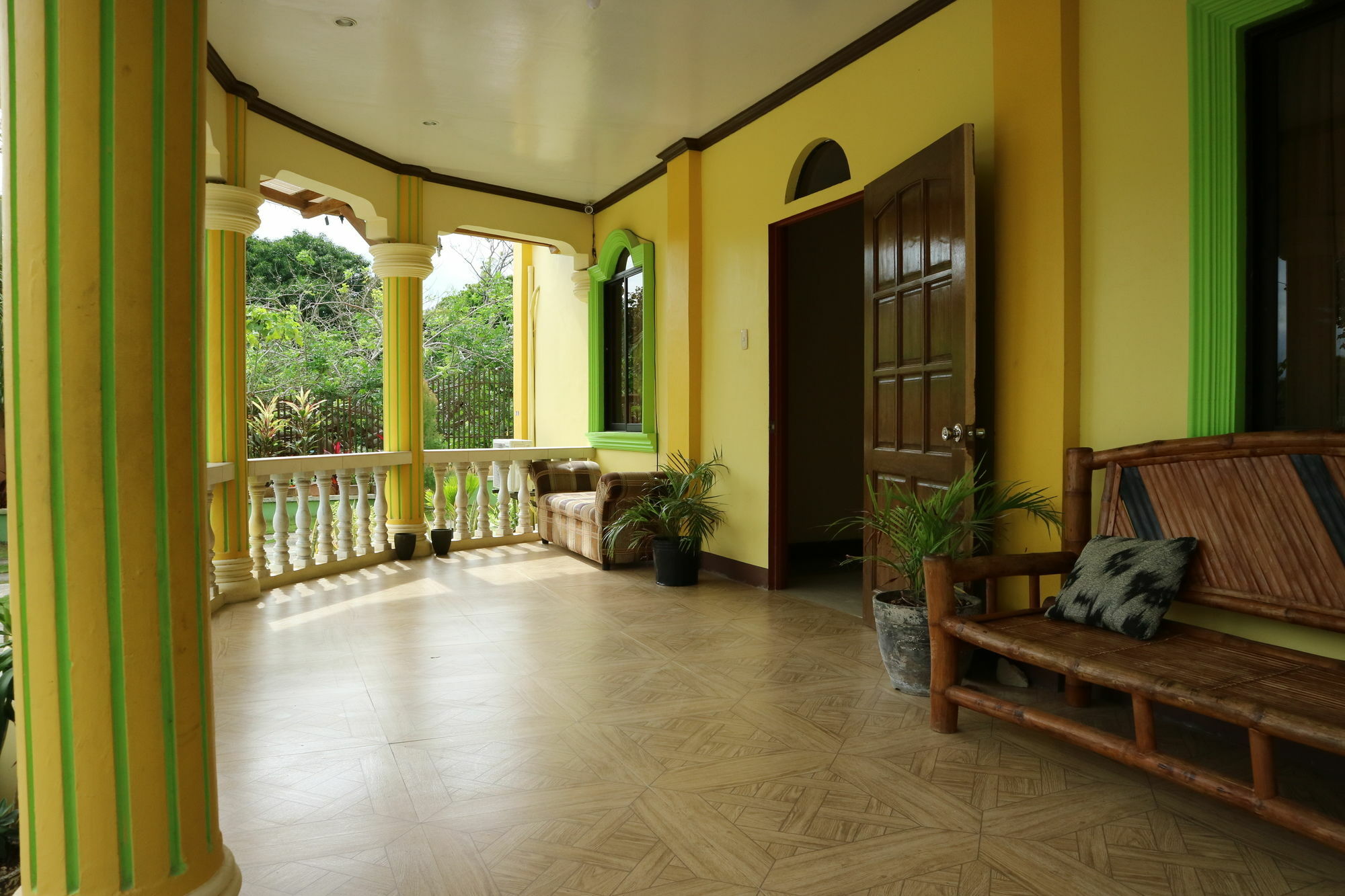 Oyo 422 Villa Emilia Pension House パングラオ エクステリア 写真
