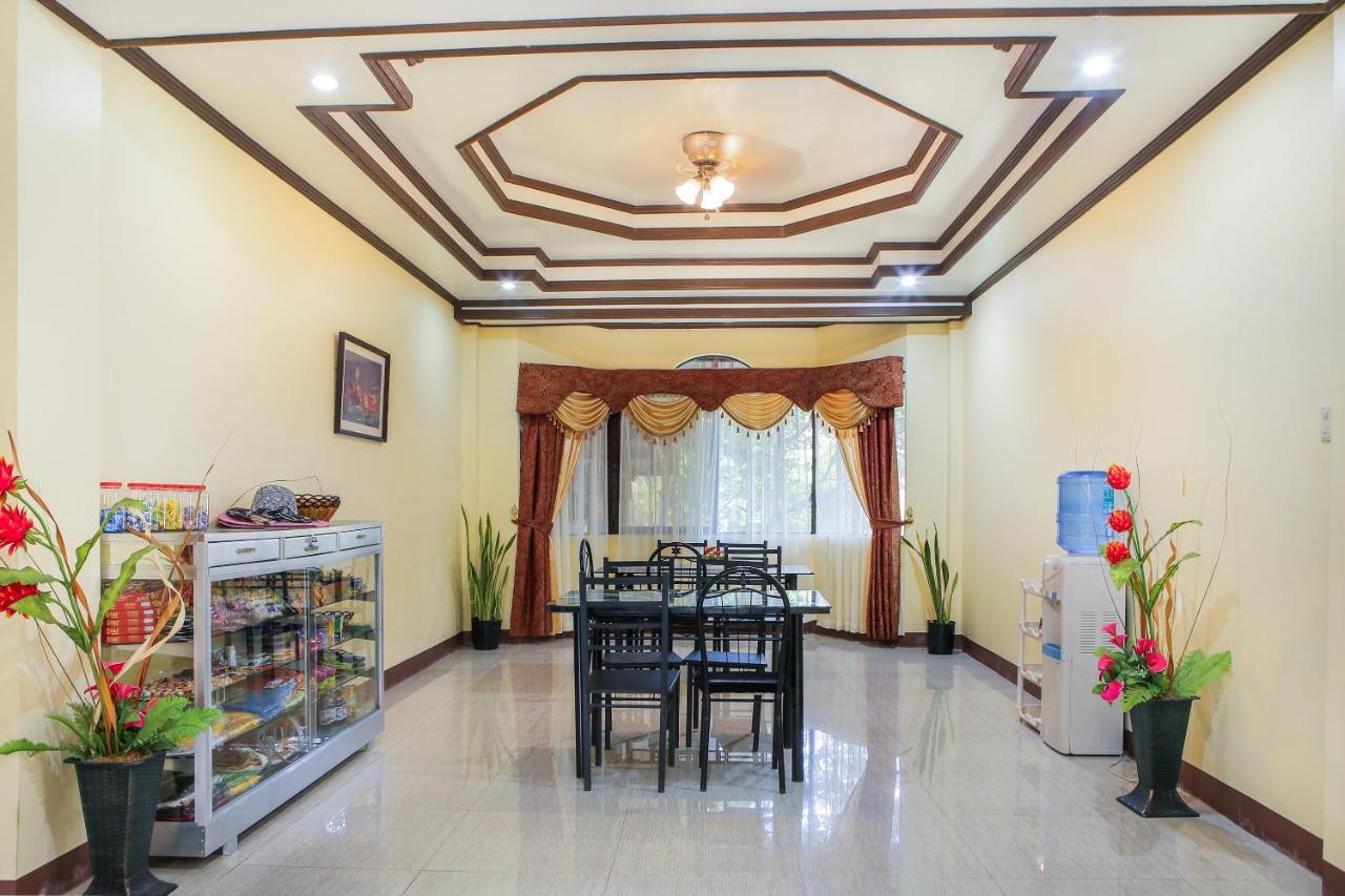 Oyo 422 Villa Emilia Pension House パングラオ エクステリア 写真