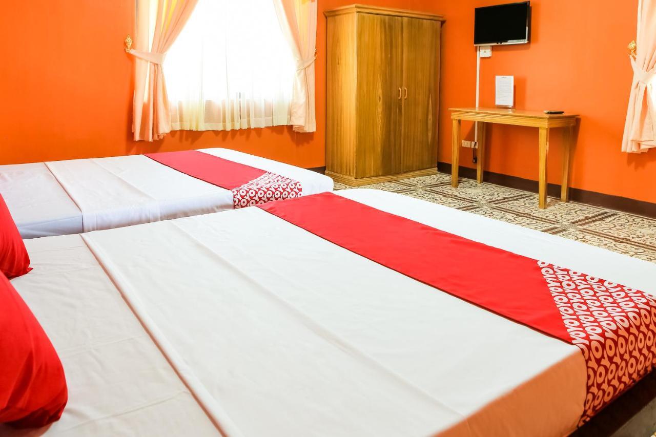 Oyo 422 Villa Emilia Pension House パングラオ エクステリア 写真
